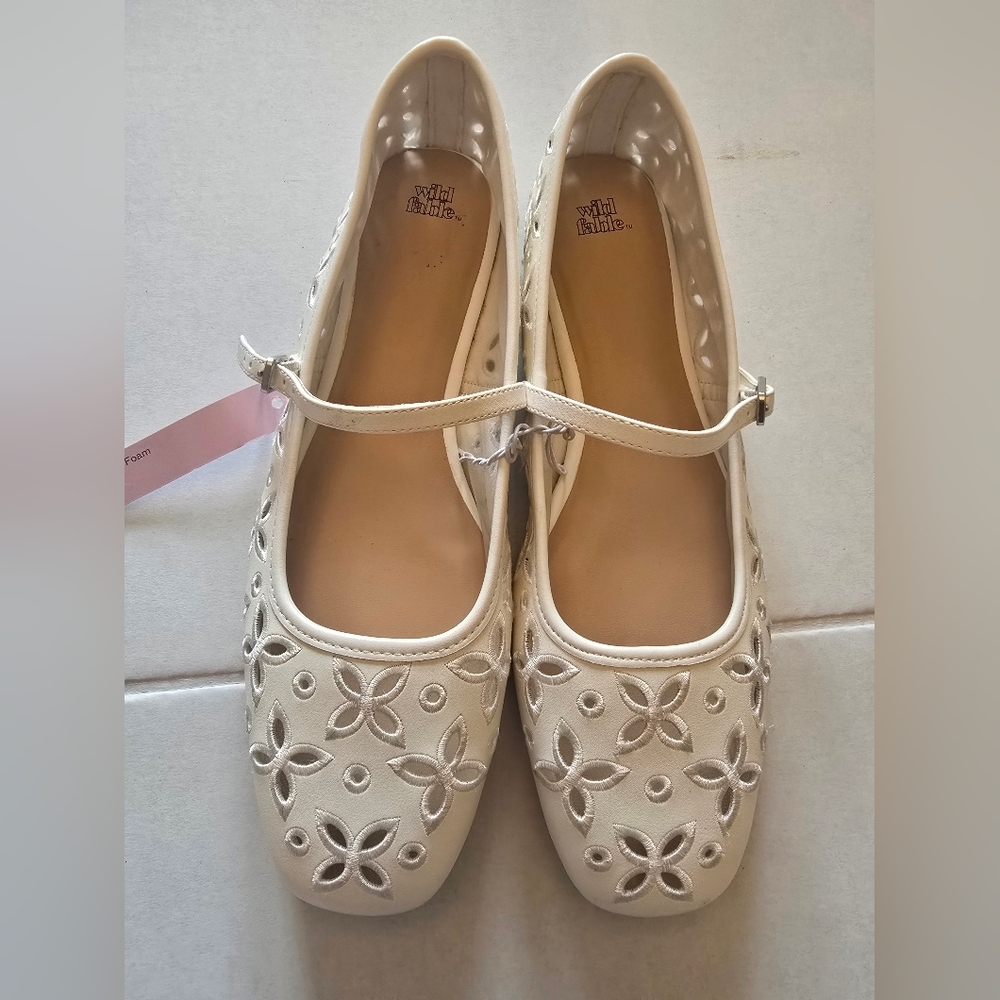 NWT Wild Fable Eyelet Off White Mary Jane Flats Size 9.5 - Picture 3 of 7